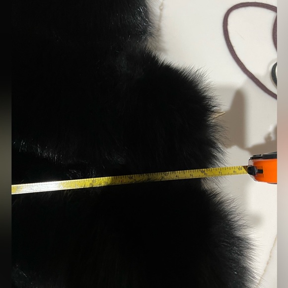 Women’s Black Fox Fur Vest Size 6 – Luxury Outerwear, Excellent Condition - Picture 7 of 9